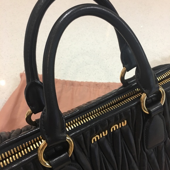 Miu Miu matelasse black leather bag - Picture 2 of 6